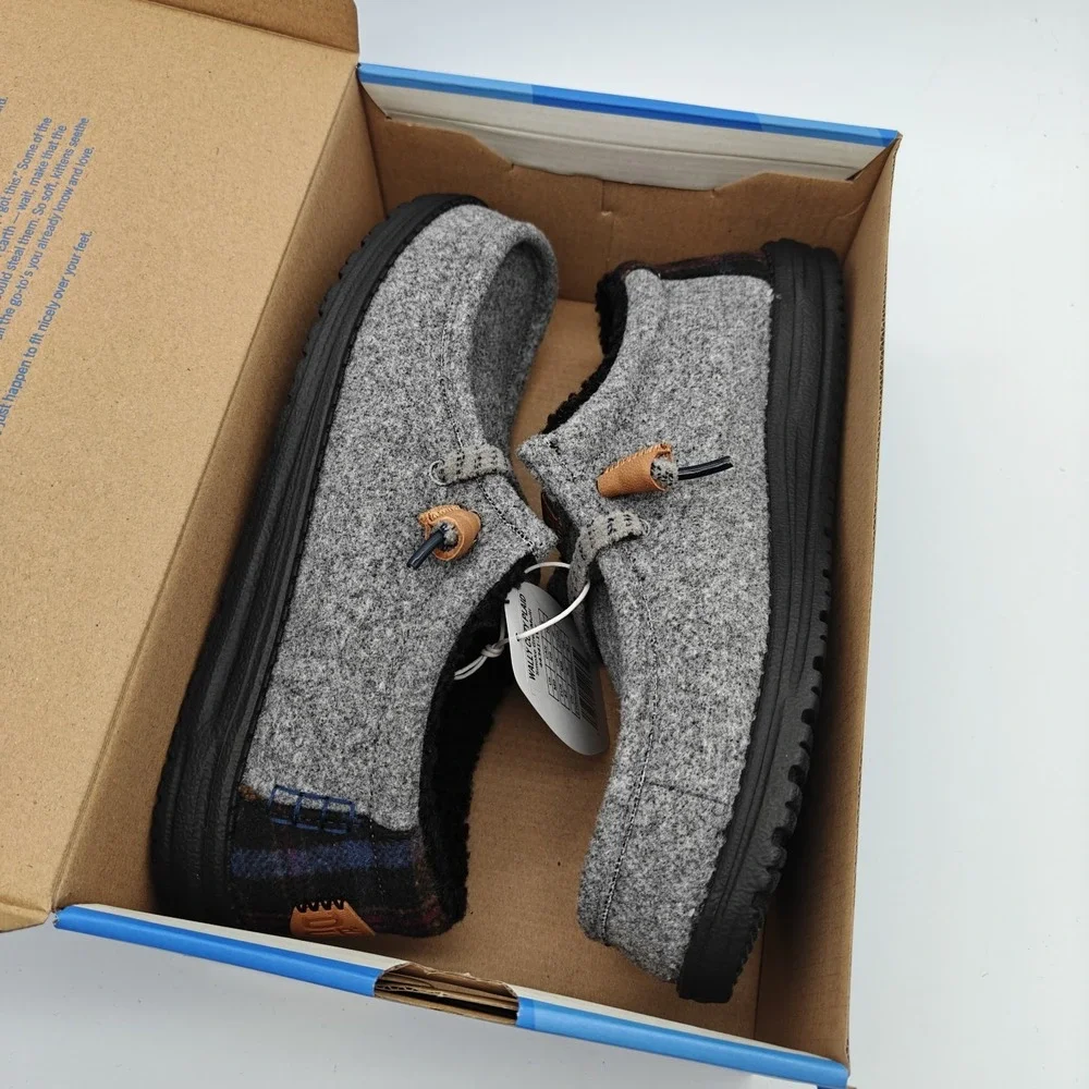 HEYDUDE Wally Cozy Plaid Men's Size 9 Smoke Grey Sherpa Lined Slip On 44341-1VY